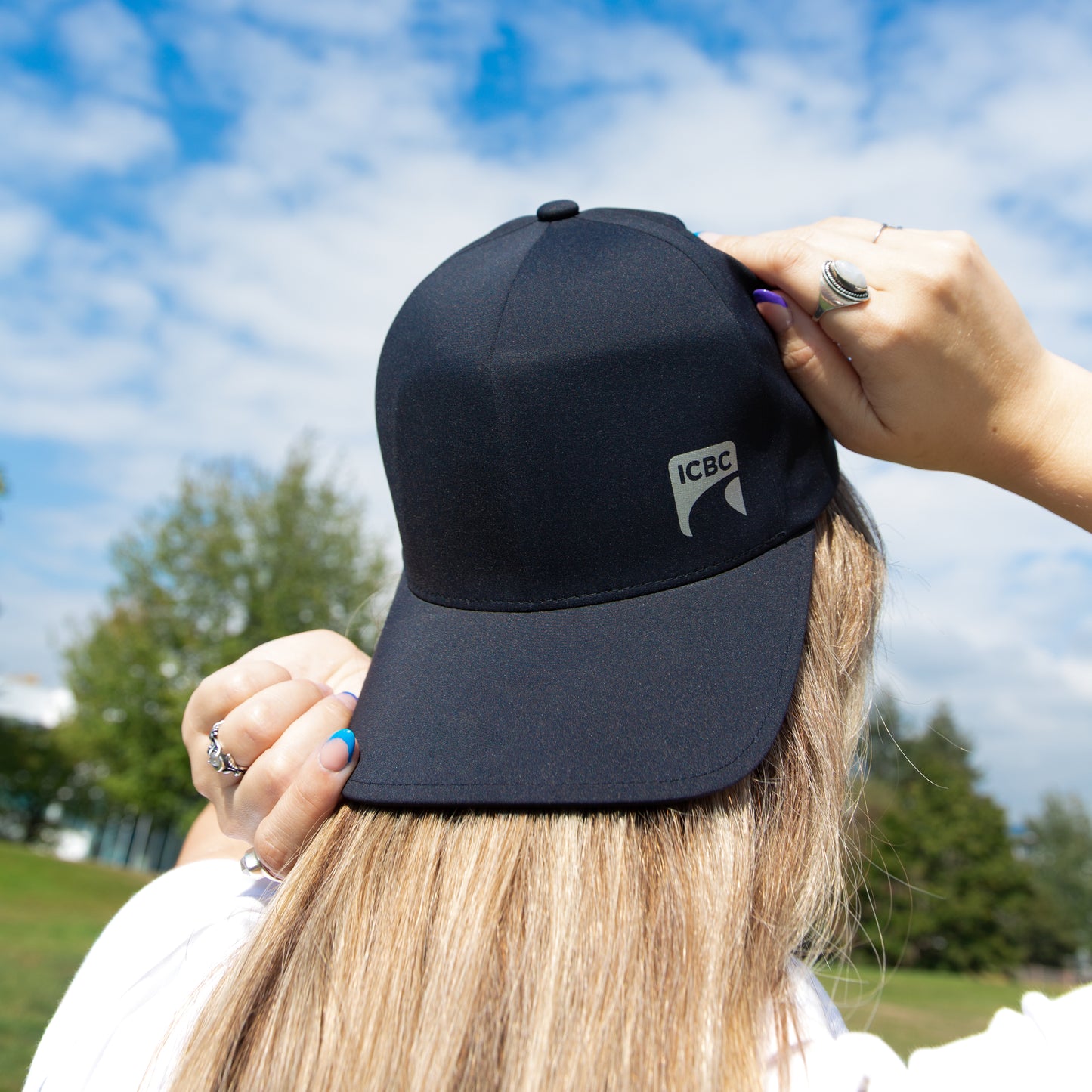 “In headlights” flex-fit cap