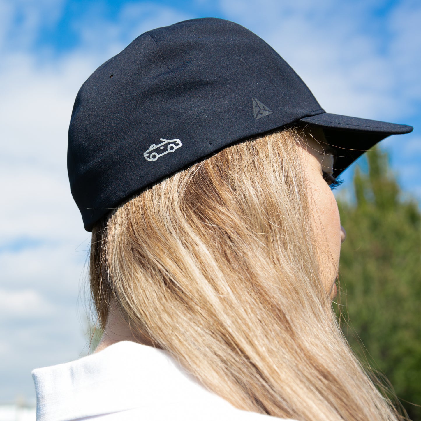 “In headlights” flex-fit cap